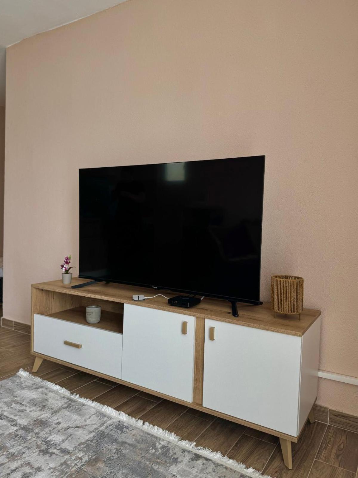 Lakeside Harmony Apartment Golubovci Bagian luar foto